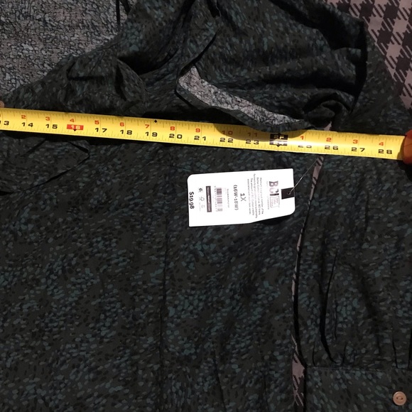 Women 16W-18W 1X Ruffle Top Botany Green Floral Terra & Sky 52 cotton 48 rayon - Picture 9 of 10